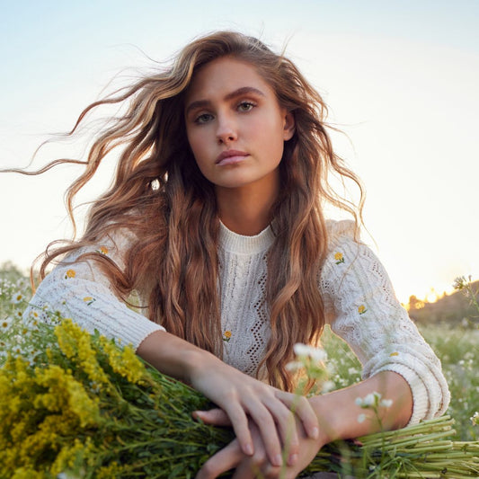 COLOUR CARE Flower balzam za barvane lase MILK_SHAKE - Šamponi.si