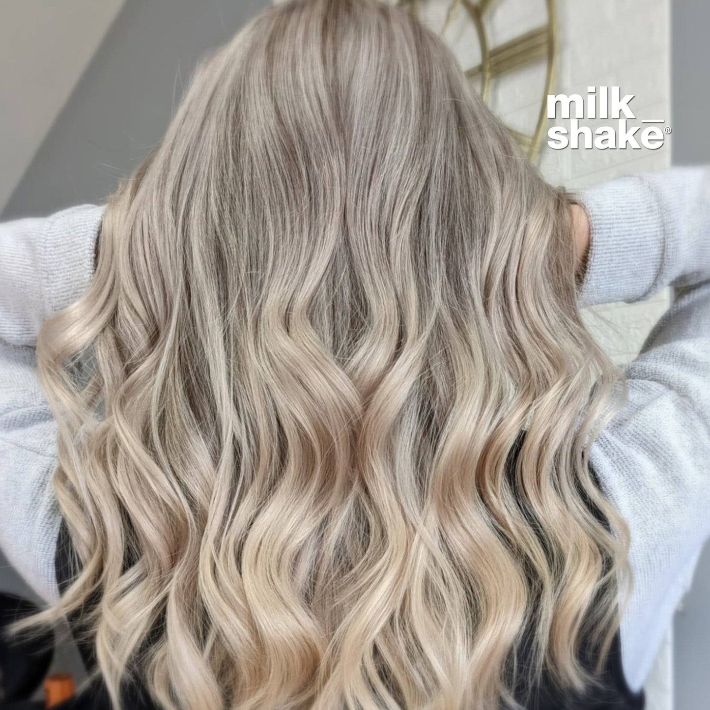 ICY BLOND črn barvni balzam za BLOND lase MILK_SHAKE - Šamponi.si