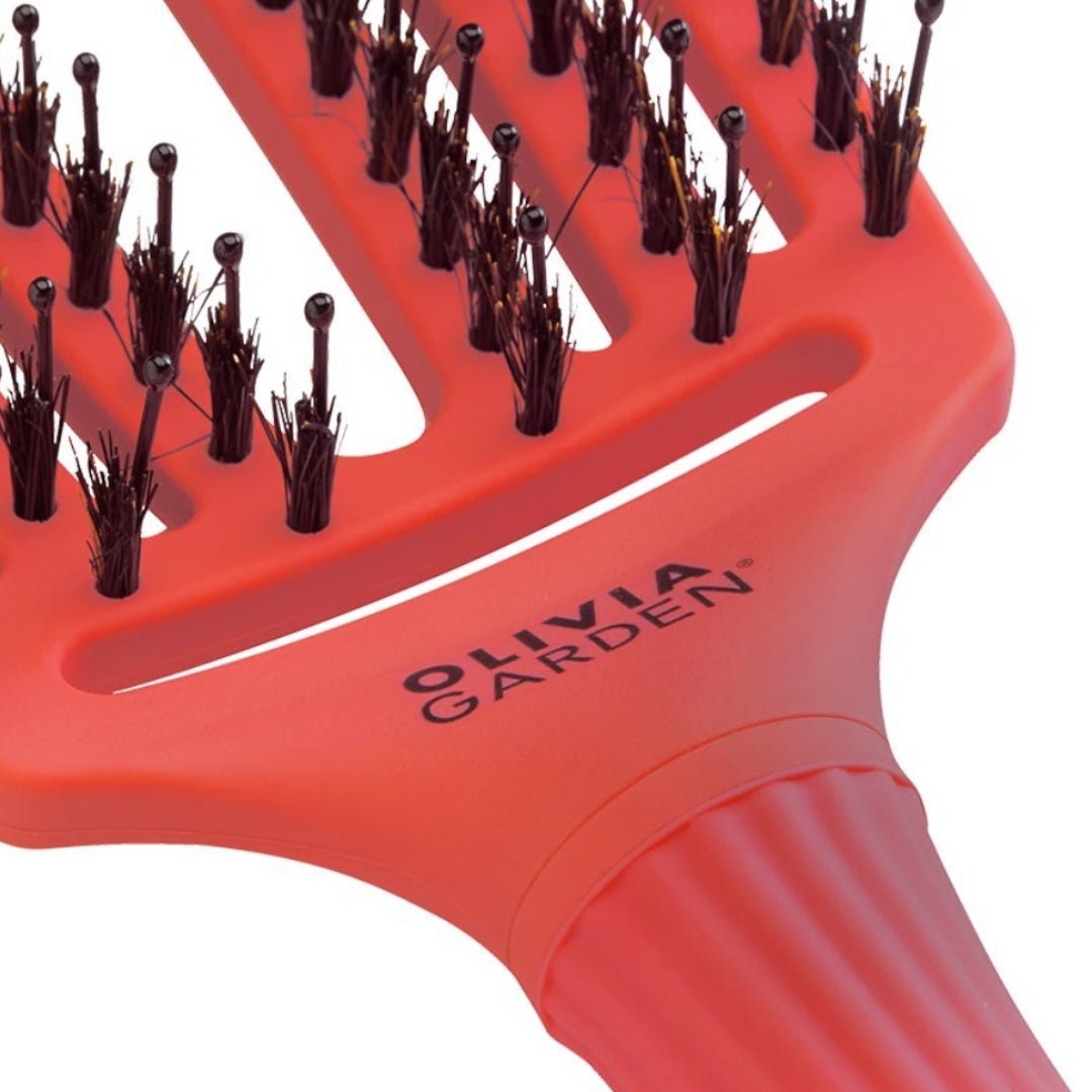 OLIVIA GARDEN krtača za lase - Red Confidence, srednja - Šamponi.si