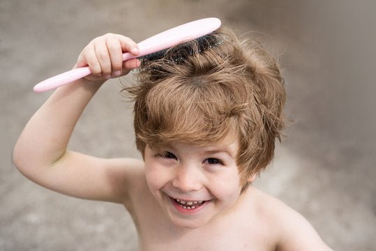 Razčesavanje las - Šamponi.si