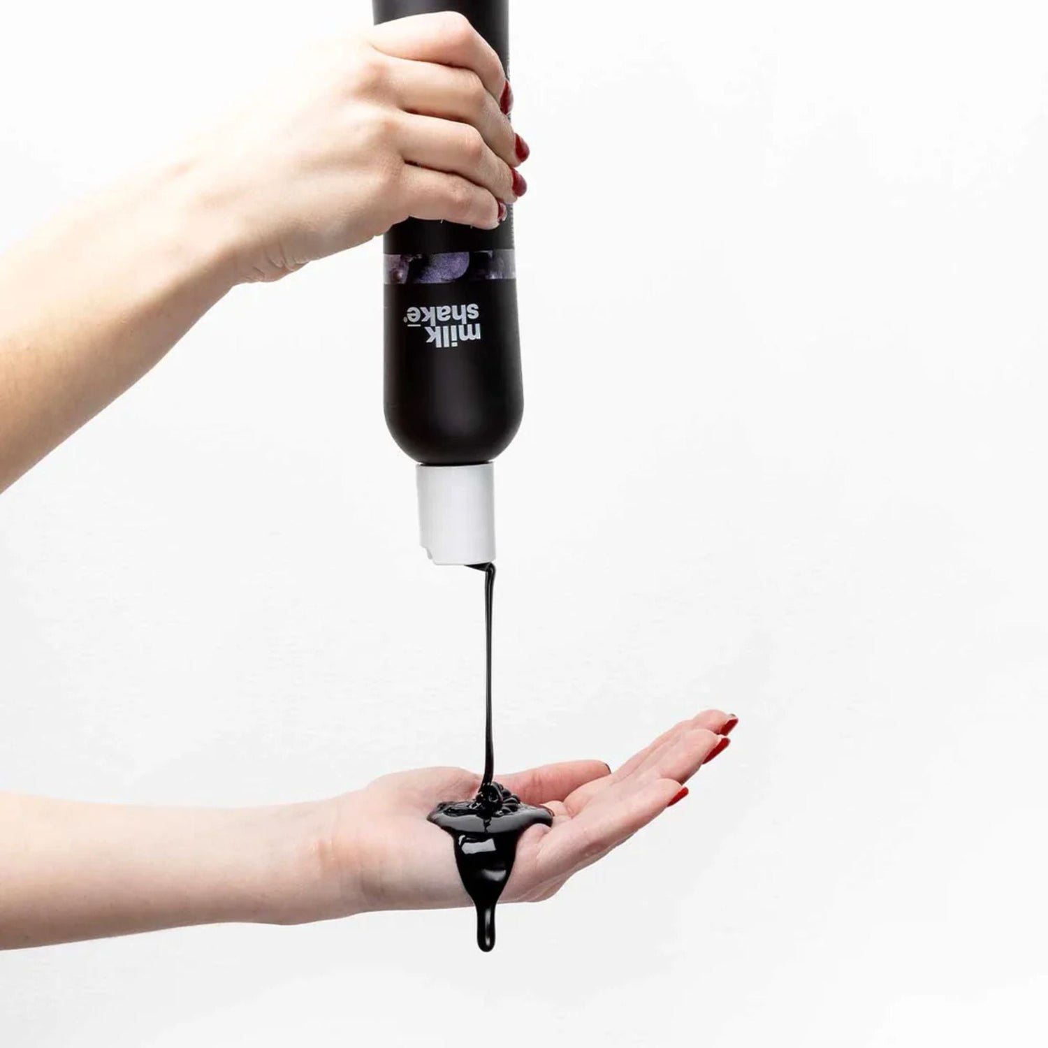 ICY BLOND barven šampon za BLOND lase MILK_SHAKE - Šamponi.si