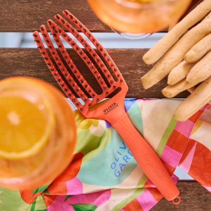 OLIVIA GARDEN krtača za lase - Orange Spritz, srednja - Šamponi.si
